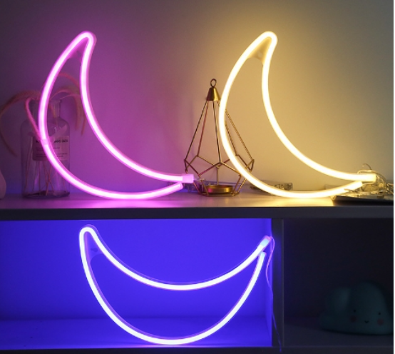 Lámpara de mesa LED con forma de piña y cactus